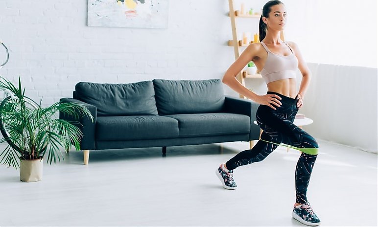 Trening w domu: 10 ćwiczeń z gumami oporowymi