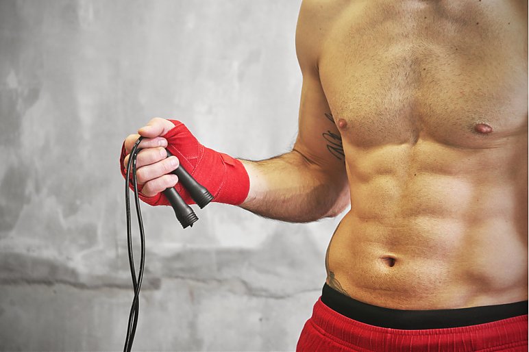 Trening obwodowy w sportach walki - na czym polega?