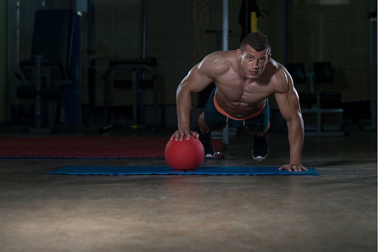 Jak zwiększyć siłę ciosu? Najlepsze ćwiczenia na poprawę siły ciosu