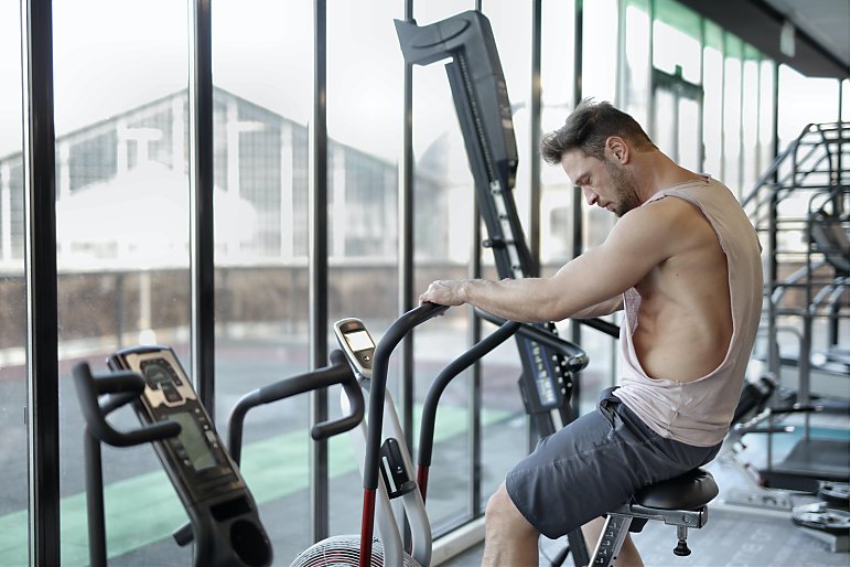 Trening na spalanie tłuszczu - jakie ćwiczenia na spalanie tkanki tłuszczowej?