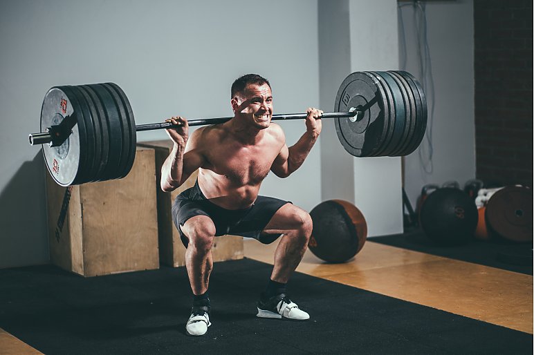 Trening nóg - jak zwiększyć siłę na przysiad?
